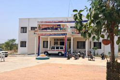 4 साल के मासूम की हत्या से फैली सनसनी, घर से 500 मीटर दूर झाड़ियों में मिली लाश - image