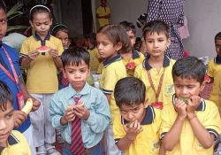 बच्चों के फल नहीं खाने की समस्या का निकाला हल, स्कूल में अब दस मिनट का फ्रूट
पीरियड - image