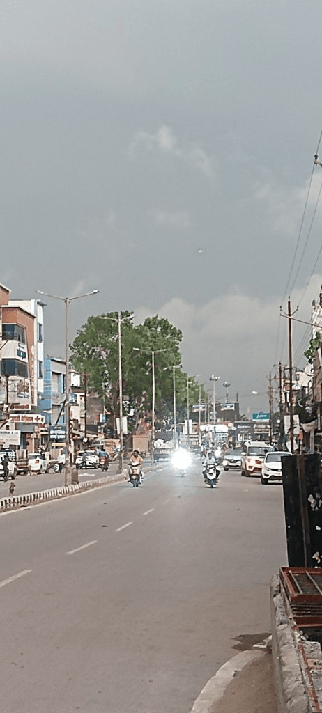 CG Weather: रायपुर में आंधी-तूफान से दिखा कुदरती कहर, तीन शेड गिरने से गाड़ियां दबी, इधर टोल नाका भी गिरा