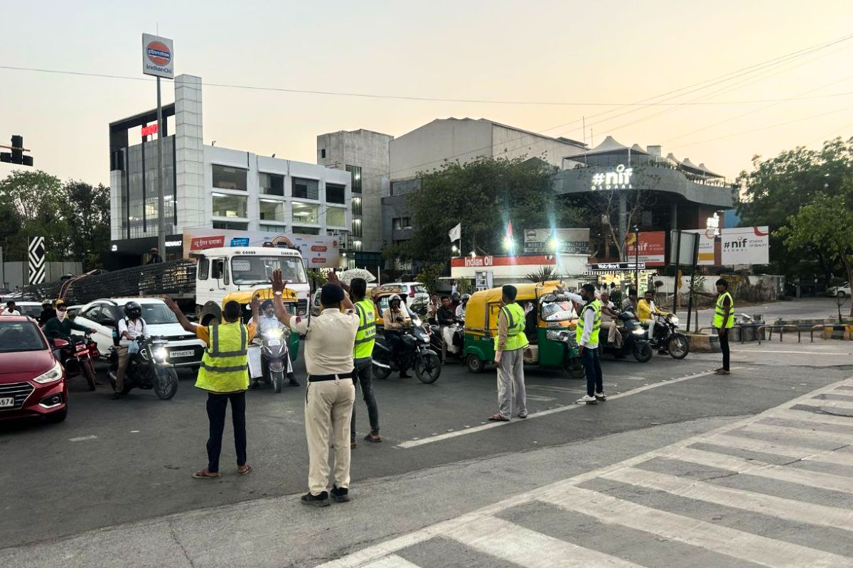 एमपी के इस शहर में गुंडे-बदमाशों ने संभाला ट्रैफिक, हैरान रह गए लोग