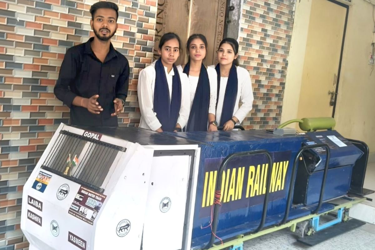 …तो क्या अब पानी से दौड़ेगी ट्रेन! इस्लामिया गर्ल्स इंटर कॉलेज की छात्राओं का
क्रांतिकारी प्रयोग
