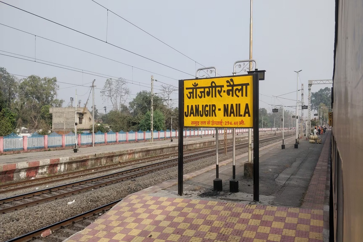 Indian Railway: 4 सांसद आए और गए.. लेकिन नहीं बदल पाए रेलवे का ये फैसला, यात्री
हुए परेशान