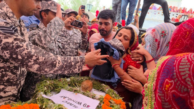 jhunjhunu martyred jawan Funeral