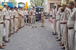 कांस्टेबल की हत्या के बाद बजरी माफियाओं पर धावा, 46 डम्पर सहित 78 वाहन व 42 सौ
टन बजरी स्टॉक जब्त, 24 गिरफ्तार - image