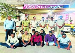 खेत में बनी टापरी में चल रहा था जुआ फड़, जिला स्पेशल टीम ने पकड़े दस जुआरी, 2.69
लाख रुपए की राशि जब्त - image