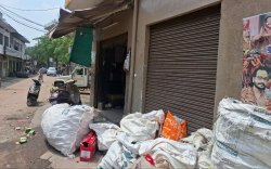 स्क्रैप कारोबारियों से जीएसटी टीम ने जब्त किए रिकॉर्ड - image