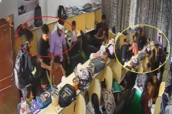 Rajasthan: लाइब्रेरी में घुसे 3-4 युवक… पढ़ते छात्र को जमकर पीटा, परिजनों ने
दर्ज करवाया मामला; VIDEO वायरल - image