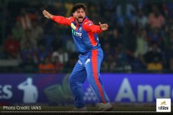 MI vs DC: कुलदीप यादव का कमाल, मुंबई के इस खिलाड़ी को आउट कर IPL में पूरा किया
विकेटों का शतक - image