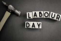 World Labor Day: लोगों के महल बनाते-बनाते गुजर रही जिंदगी, खुद के आशियाने का रहा
सपना - image
