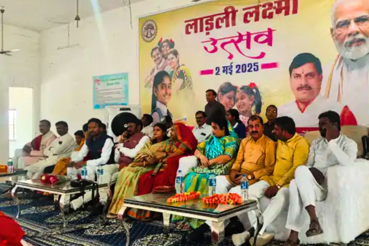 ‘लाड़ली’ को कितना मिलेगा पैसा? विधायक जी ने भरे मंच से पूछा सवाल, अधिकारी ने
दिया जवाब- 1 लाख