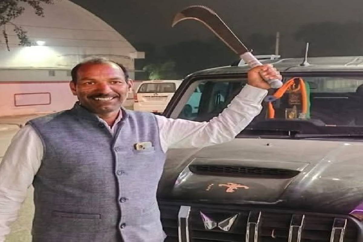 दिल्ली-मुंबई एक्सप्रेस वे पर संबंध बनाने वाले भाजपा नेता पर एफआईआर