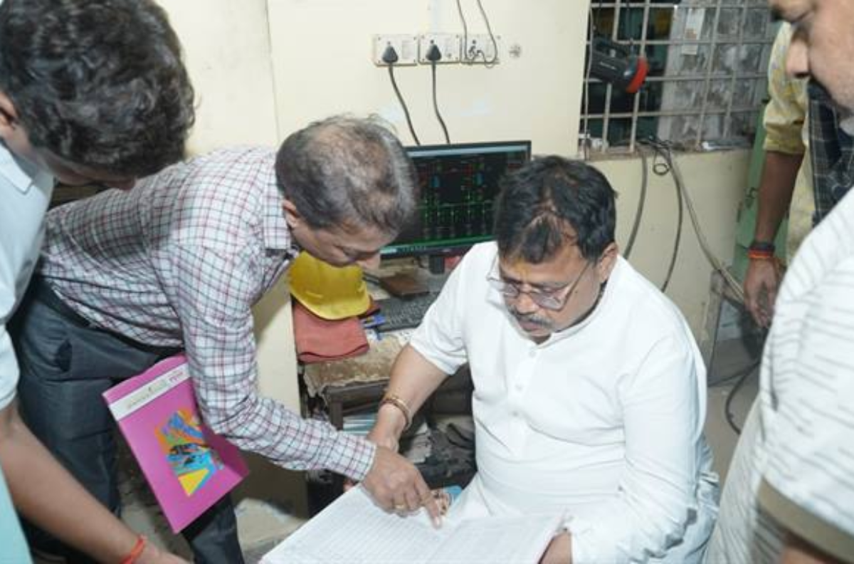 Energy Minister Pradyuman Singh Tomar suspended two officers