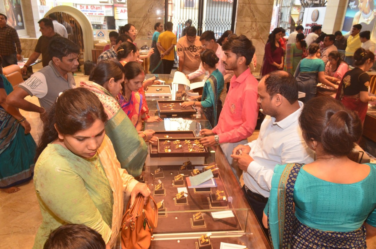 Akshaya Tritiya: : बाजार गुलजार, सराफा में 200 करोड़ तो वाहनों की बिक्री 50 करोड़ पार