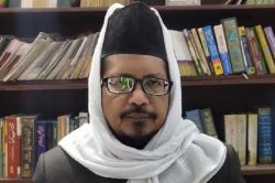 हर मस्जिद के नीचे मंदिर? मौलाना रजवी बोले- बयान निंदनीय, शरीयत का अपमान बर्दाश्त
नहीं - image