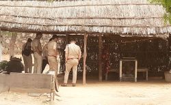 6 साल पहले किया प्रेम विवाह, फिर होने लगे विवाद, पत्नी की हत्या कर शव को ठिकाने
लगाने का प्रयास - image