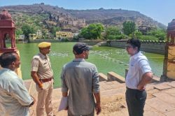 झील के किनारे कराओं सफाई,जुड़ाओं विद्युत कनेक्शन, सीसीटीवी कैमरे लगाने के
निर्देश - image