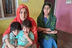 पाकिस्तानी मां का धड़क रहा हिंदुस्तानी बेटियों के लिए दिल, तीन भारतीय, एक
पाकिस्तानी, मां ने मांगी नागरिकता - image