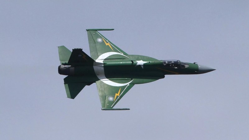Pakistan fighter jet