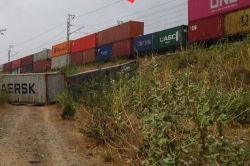 Railway: तेज अंधड़ से मालगाड़ी पर लदे 3 कंटेनर उड़े, जानें डीएफसी रूट पर कैसे
टला बड़ा हादसा - image