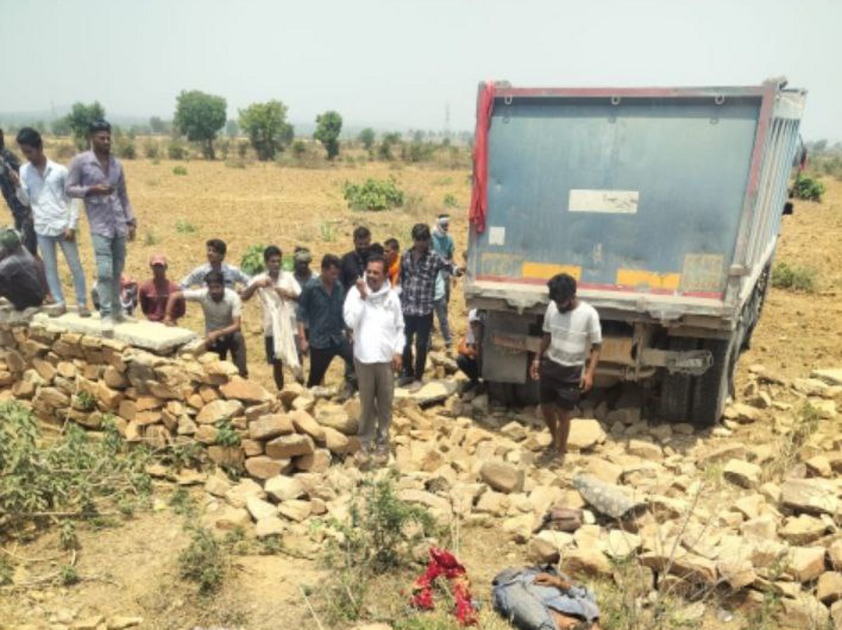 तेज रफ्तार डंपर का कहर: दो बाइक सवारों को रौंदा, मौके पर मौत