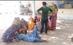 जेठ ने दो बहुओं पर कुल्हाड़ी से किया हमला, एक की मौत, दूसरी गंभीर, पारिवारिक
विवाद बना कारण - image