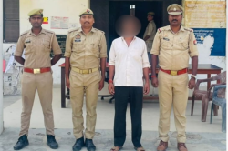 Gonda News: बबलू हत्याकांड में पुलिस ने एक आरोपी को भेजा जेल, तीन अब भी फरार
जाने पूरा मामला - image