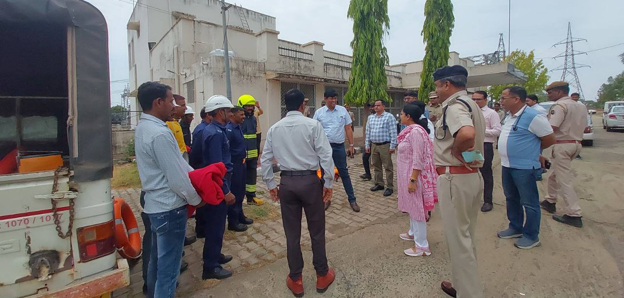मॉक ड्रिल में प्रशासन मुस्तैद, कुछ वरिष्ठ अधिकारी पहुंचे देरी से