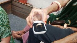 बेटियों के सामूहिक विवाह में सोने-चांदी की नकली भेंट की शिकायत - image
