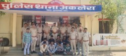 लड़की खेत में नित्यकर्म करने गई थी, 9 जनों ने मिलकर बारी-बारी से किया बलात्कार,
रिश्तेदार की शादी में आई थी गांव, गिरफ्तार - image
