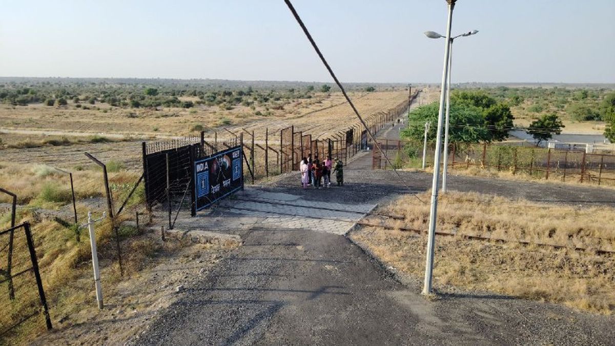 आतंकियों को अंगुली रखने की जगह नहीं …इतना सुरक्षित बाड़मेर बॉर्डर - image