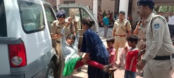 साहब, मेरे बच्चों को अनाथ आश्रम भेज देना.. कहते हुए महिला ने खा लिया चूहा मार
पाउडर- देखें वीडियो - image