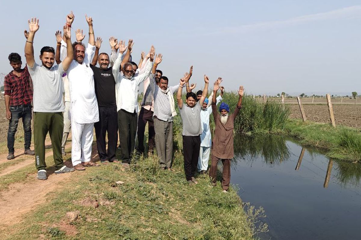 नगर परिषद के खिलाफ किया किसानों ने प्रदर्शन