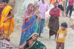 यमुना किनारे मिला किशोर का शव, हत्या की जताई गई आशंका  - image