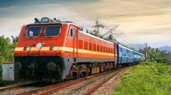 वेटिंग लिस्ट वाले यात्रियों के आरक्षित कोच में यात्रा से कन्फर्म टिकट वाले
यात्रियों को हो रही परेशानी - image