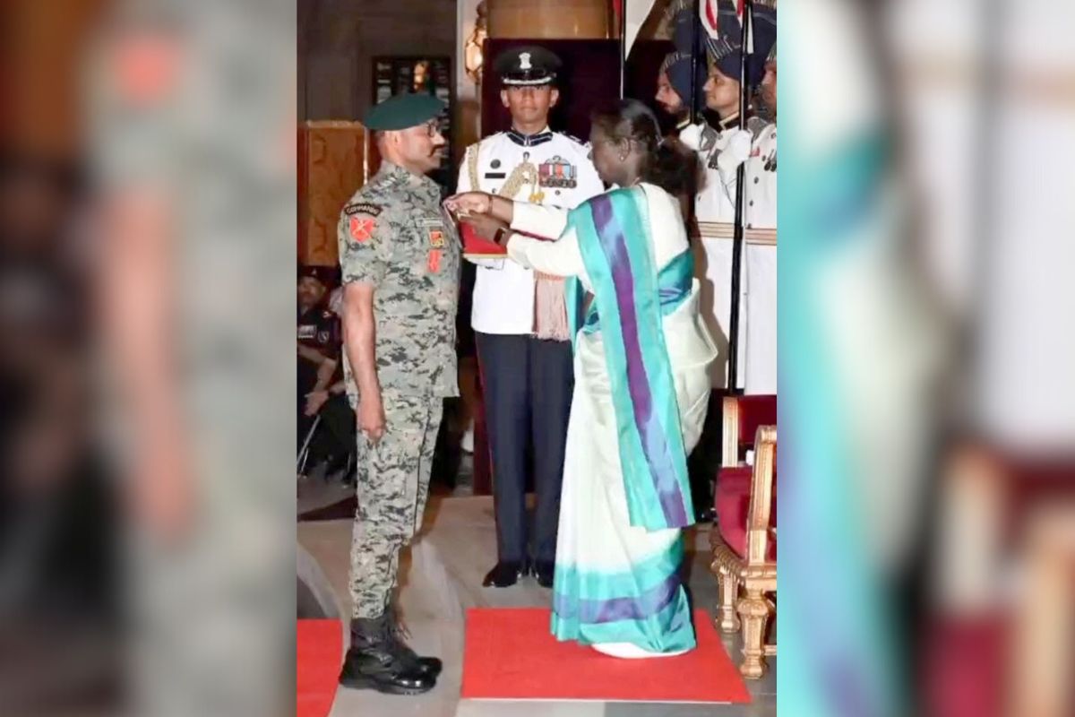 राजस्थान का वीर सपूत राजेश पंचाल शौर्य पुरस्कार से सम्मानित, ‘गम’ के बीच पाया
राष्ट्रपति से शौर्य चक्र