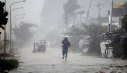 UP Rain: सक्रिय हुआ नया वेदर सिस्टम, यूपी के 34 जिलों में तेज हवाओं के साथ बारिश
की भविष्यवाणी - image