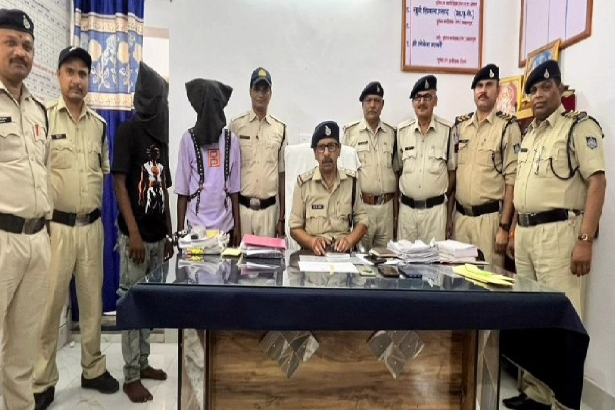 ट्रेन में चोरी करने वाले दो सगे भाइयों को रेलवे पुलिस ने किया गिरफ्तार