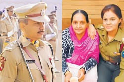 Mother’s Day: शहीद पति का दर्द भुलाकर बच्चों को सेना में भेजा, कहा- देश से बड़ा
कोई धर्म नहीं; जानें ऐसी वीरांगनाओं की कहानी - image