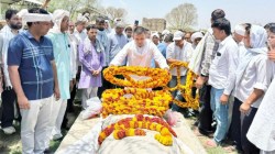 Rajasthan : जीप और कार में जोरदार भिड़ंत, हादसे में एबीडीओ व चालक की मौत, गांव
शोक में डूबा - image