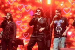 Sonu Nigam के खिलाफ दर्ज हुई FIR, कन्नड़ भाषा और लोगों की भावनाओं को ठेस
पहुंचाने का आरोप - image