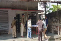 रैगिंग ने लिया हिंसक रूप, हथियारों से लैस सीनियर्स ने हॉस्टल में मचाई तबाही,
जूनियर्स पर हथोड़े, रॉड और डंडे से किया हमला - image