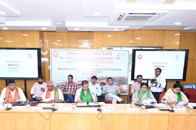 बैठक (फोटो सोर्स - x हैंडल केंद्रीय राज्य मंत्री तोखन साहू)