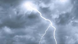 उत्तर प्रदेश मौसम: 16 जिलों में गरज-चमक के साथ बारिश की संभावना, वज्रपात का
अलर्ट जारी - image