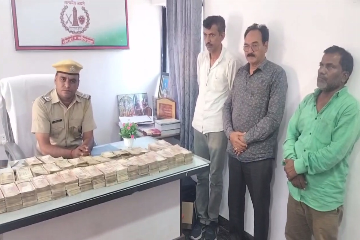 Udaipur News: उदयपुर पुलिस को मिली बड़ी कामयाबी, सवा करोड़ के पुराने नोटों के
साथ तीन गिरफ्तार