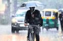 ट्रफ लाइन ने बदला मौसम, 25 जिलों में तेज आंधी-बारिश की चेतावनी