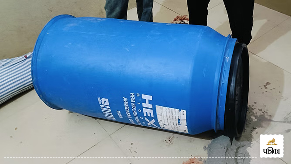 पति ने प्रेमी से मिलने से रोका तो पत्नी बोली, नीले ड्रम में पैक कर दूंगी, देर
नहीं लगेगी