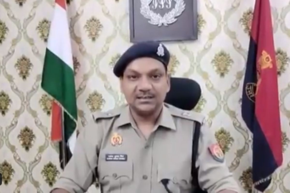 पेट्रोल पंप लूटकांड का खुलासा! पुलिस मुठभेड़ में एक बदमाश को लगी गोली, 6
गिरफ्तार