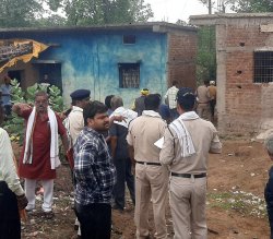 किराना दुकानदार पर चाकू से हमला कर बदमाशों ने कर दी हत्या, चोरी की नीयत से दुकान
में घुसने की आशंका - image