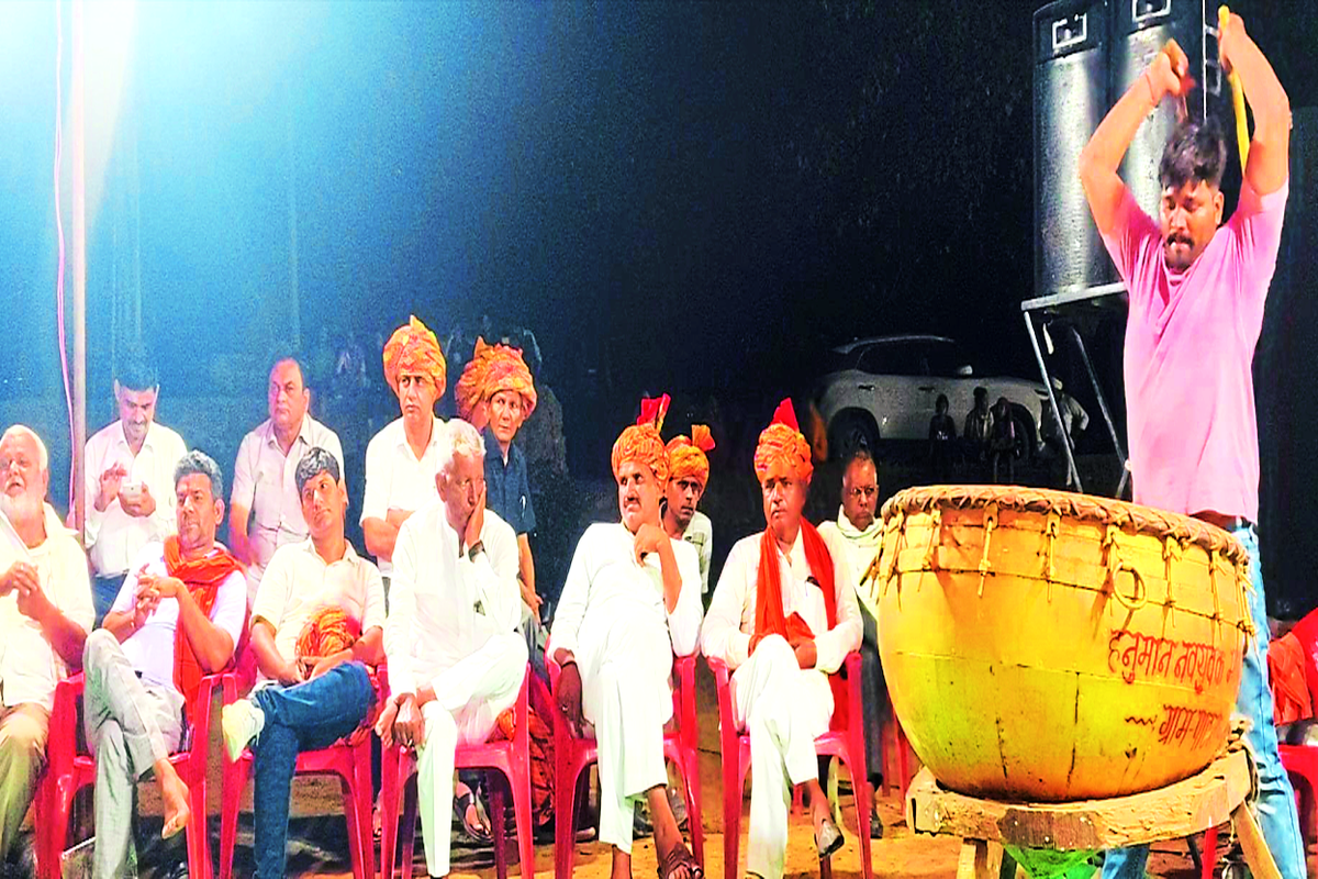 पुरातन तालबंदी के दंगल में कलाकारों ने दी रोचक प्रस्तुतियां, श्रोता मंत्रमुग्ध
…. देखें वीडियो…