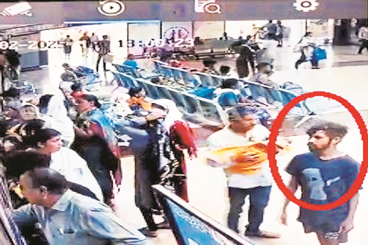 CG News: इलाज कराने पहुंचे व्यक्ति की दिनदहाड़े काटी जेब, पॉकेटमारी की वारदात
CCTV में हुई कैद